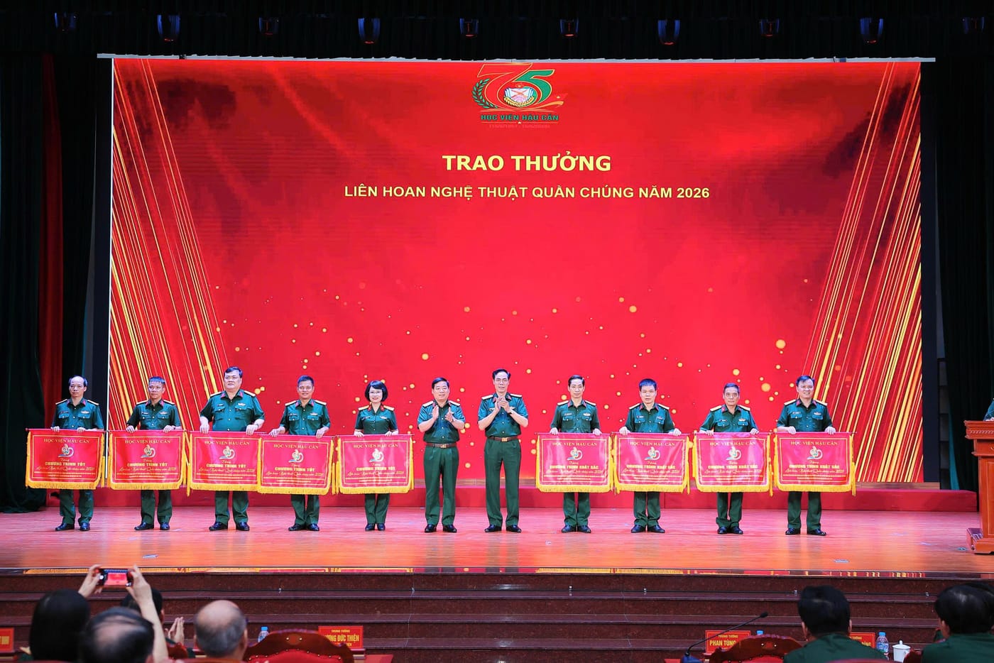 TỔ CHỨC THÀNH CÔNG CÁC HỘI THI CHÀO MỪNG KỶ NIỆM 75 NĂM NGÀY TRUYỀN THỐNG HỌC VIỆN HẬU CẦN